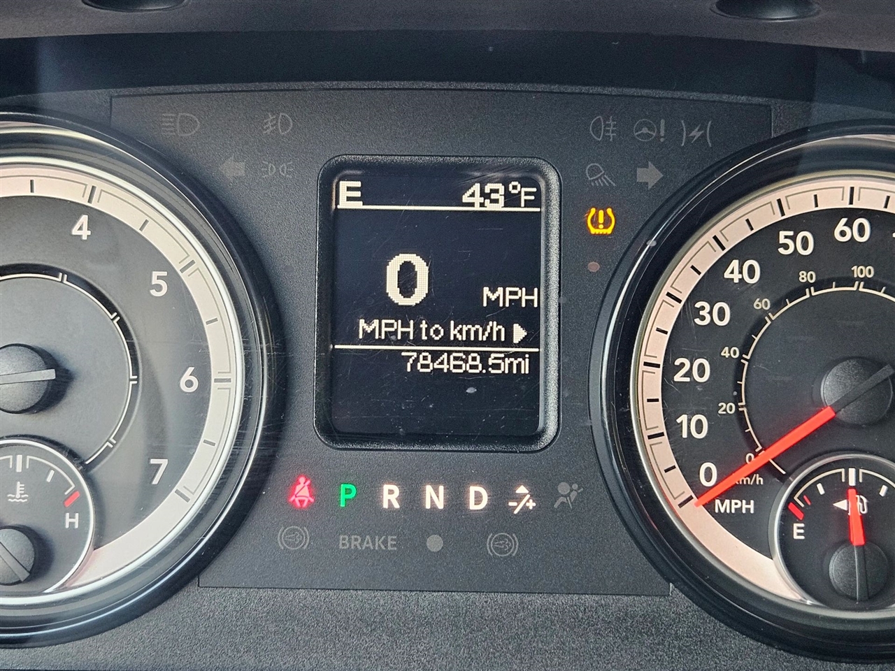 RAM 1500 Classic Tradesman 4x2 Crew Cab 5'7" Box 2022