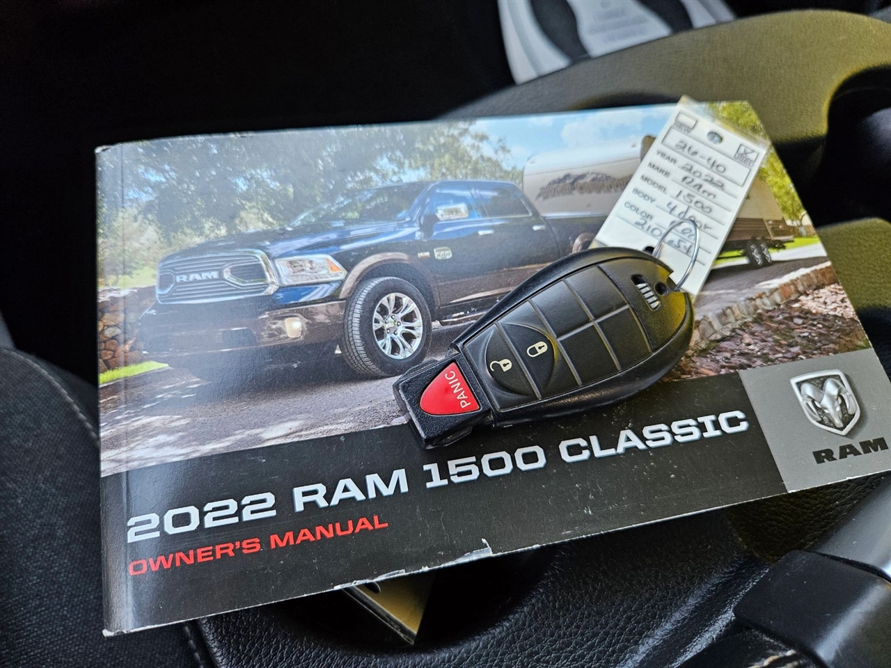 RAM 1500 Classic Tradesman 4x2 Crew Cab 5'7" Box 2022