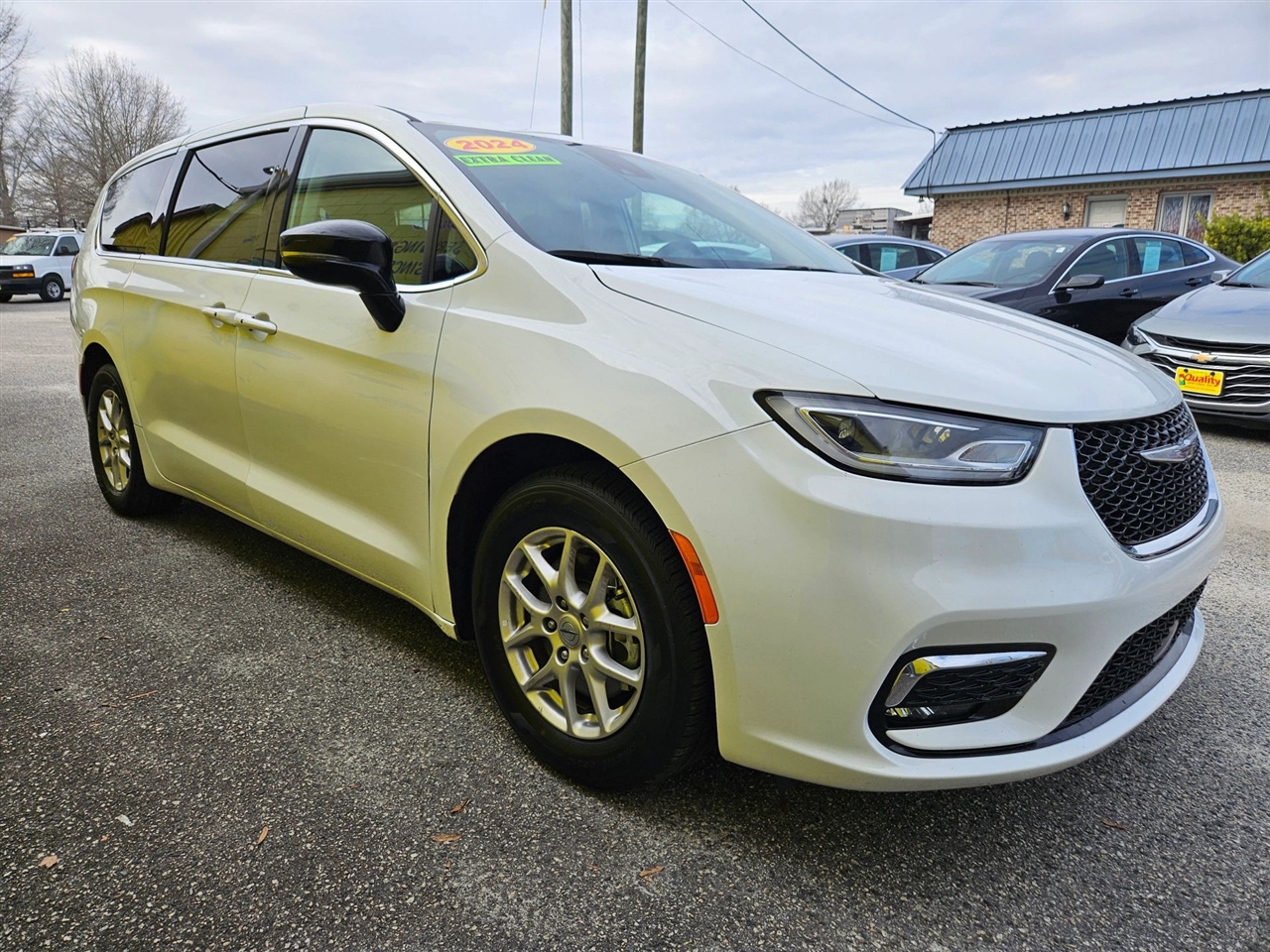 Chrysler Pacifica Touring L FWD 2024