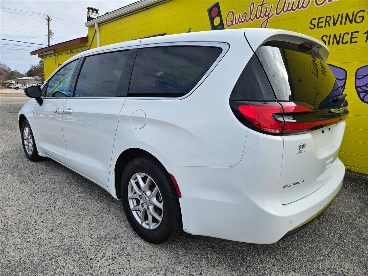 Chrysler Pacifica Touring L FWD 2024