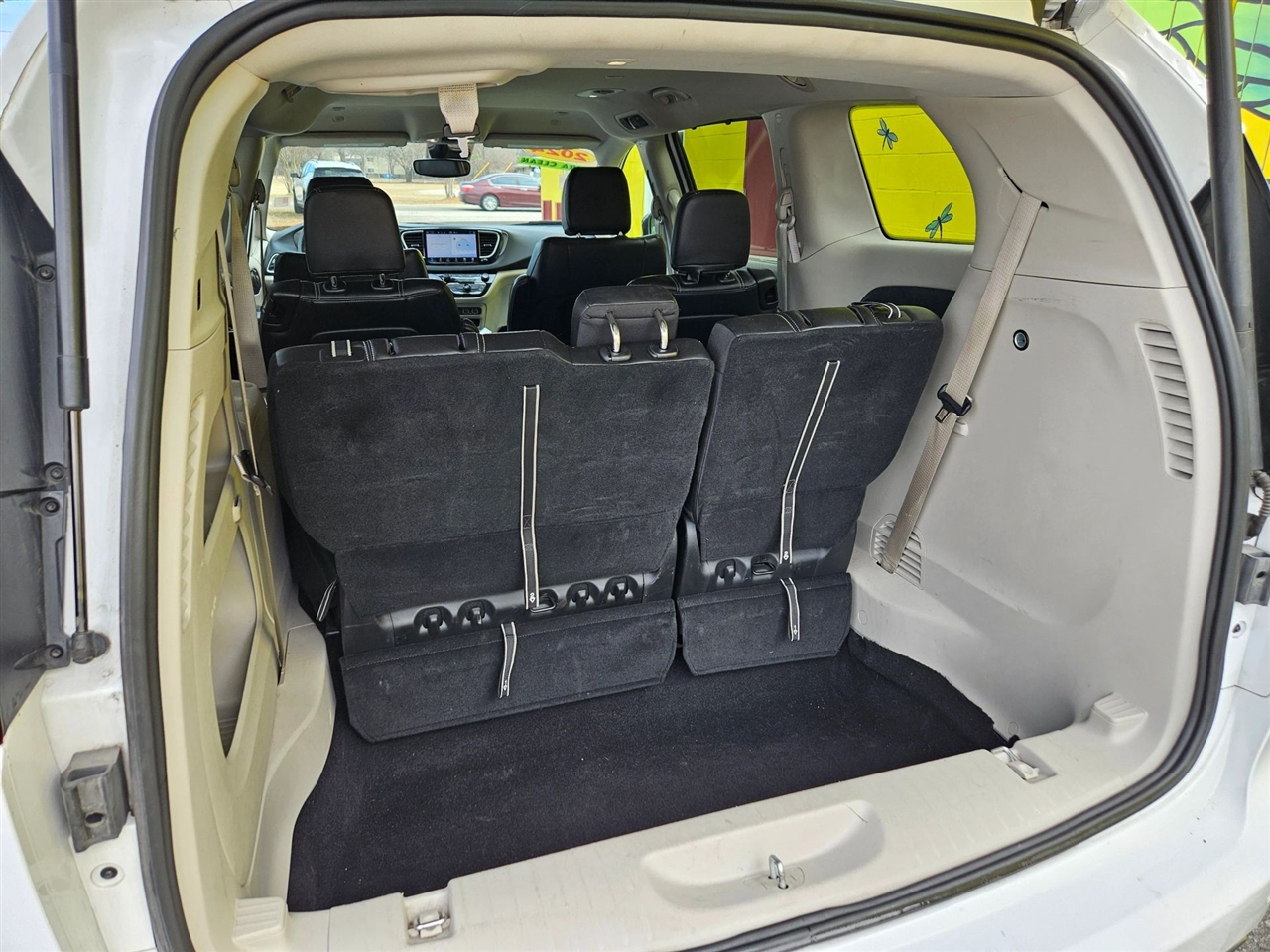 Chrysler Pacifica Touring L FWD 2024