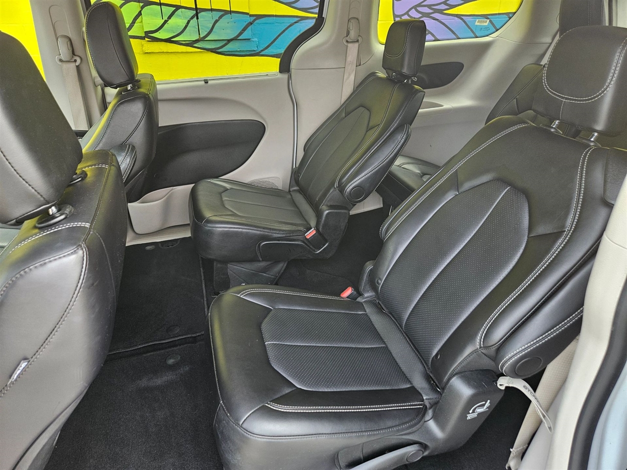 Chrysler Pacifica Touring L FWD 2024