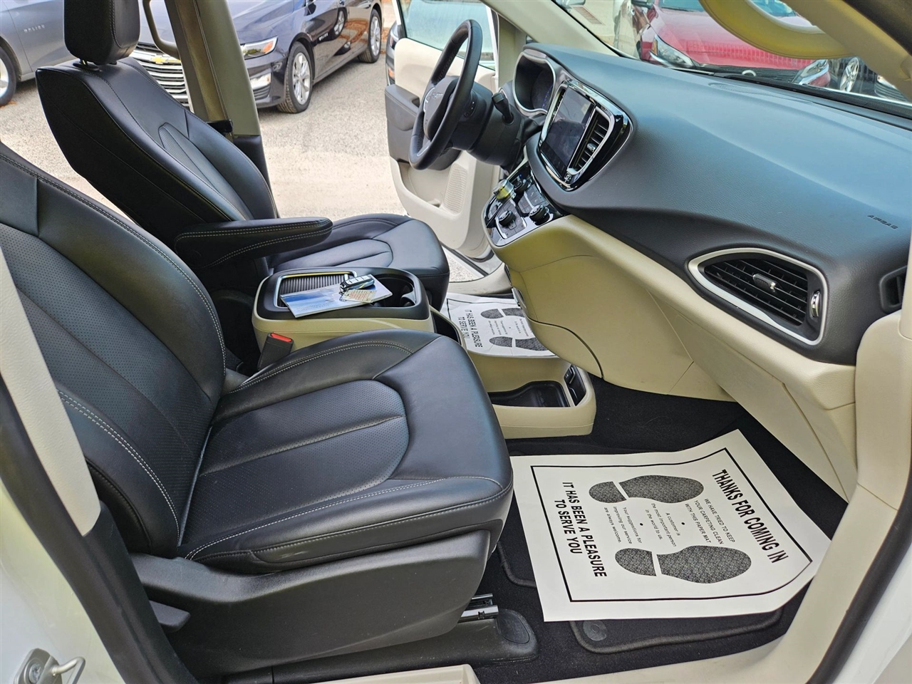 Chrysler Pacifica Touring L FWD 2024