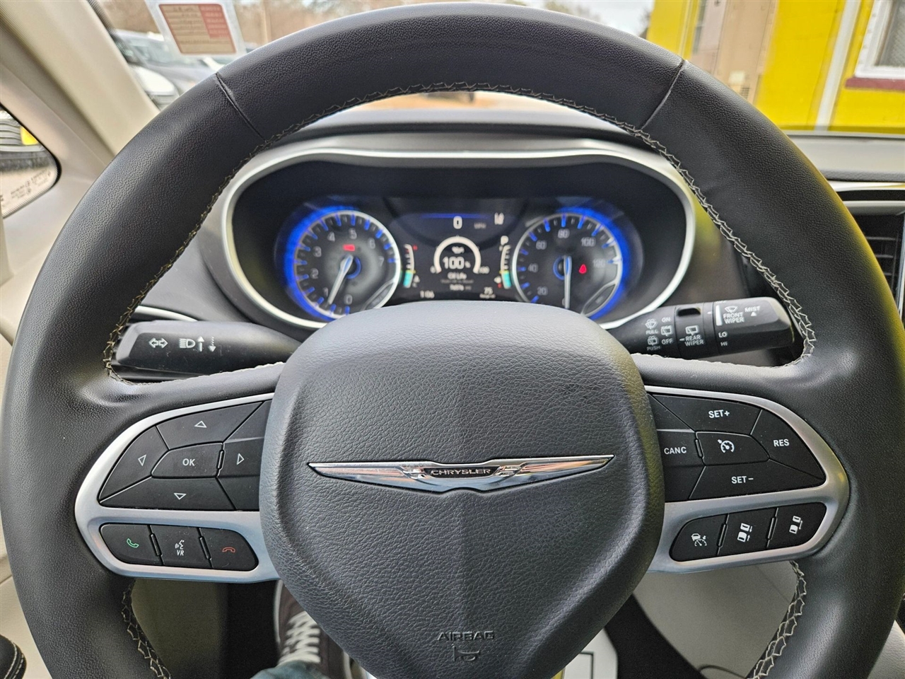 Chrysler Pacifica Touring L FWD 2024