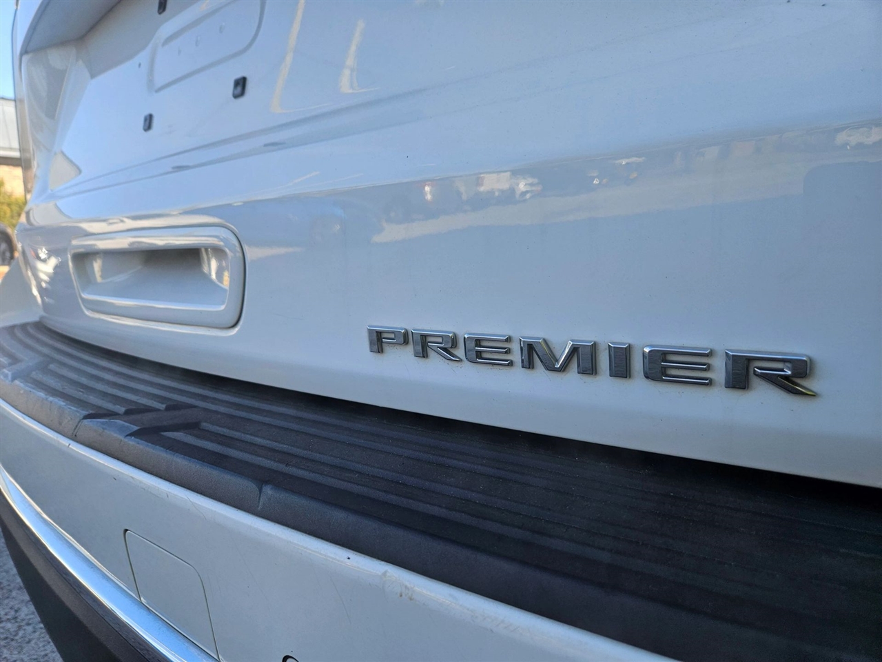 Chevrolet Suburban 2WD 4dr Premier 2023