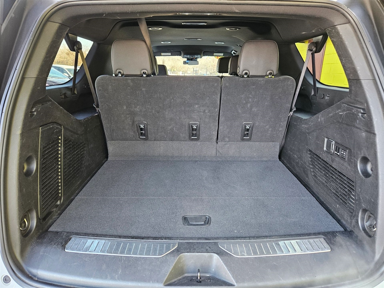 Chevrolet Suburban 2WD 4dr Premier 2023