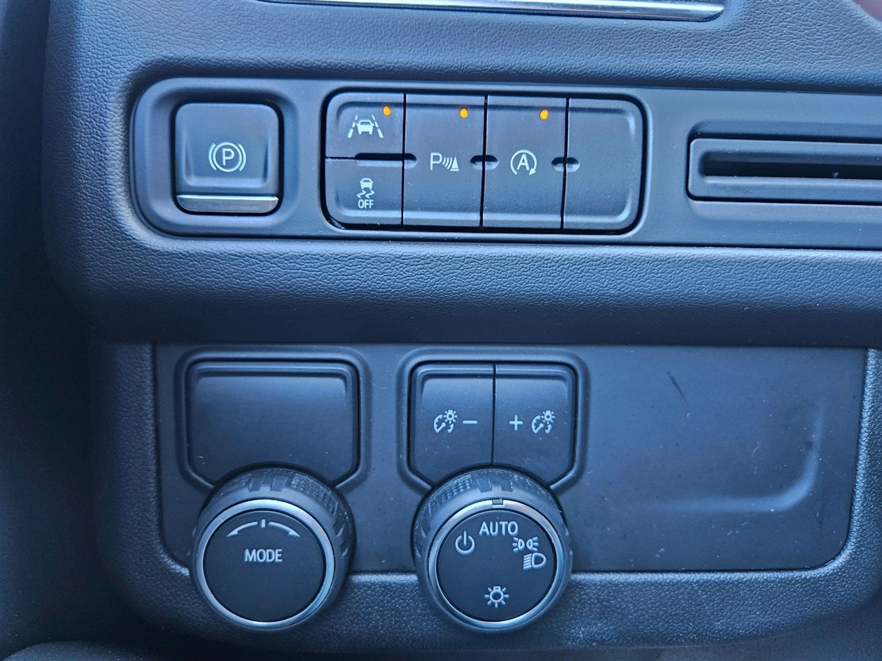 Chevrolet Suburban 2WD 4dr Premier 2023