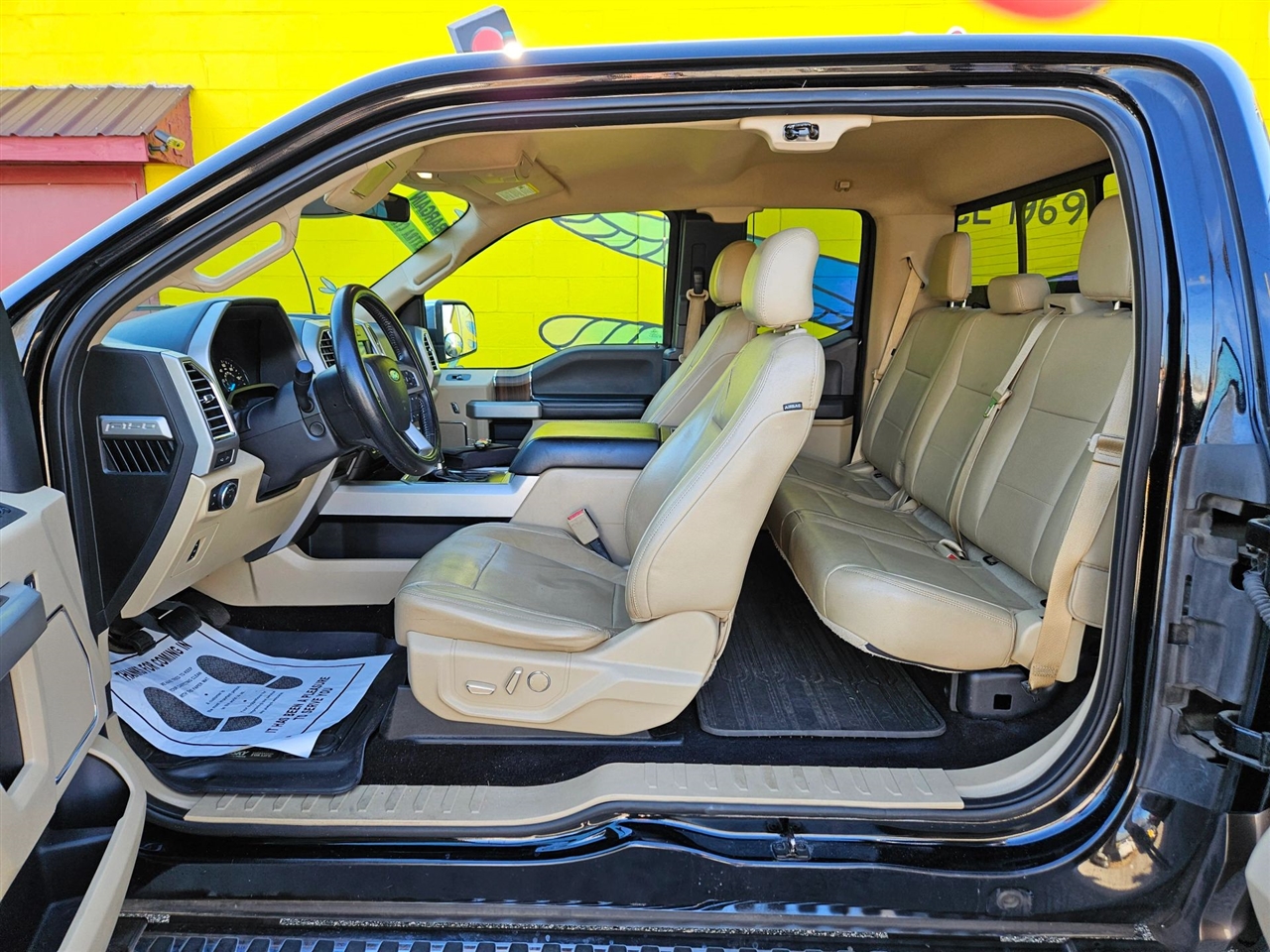 Ford F-150 4WD SuperCab 145" Lariat 2016