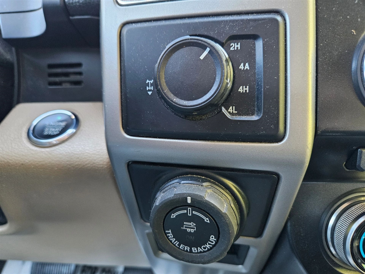 Ford F-150 4WD SuperCab 145" Lariat 2016