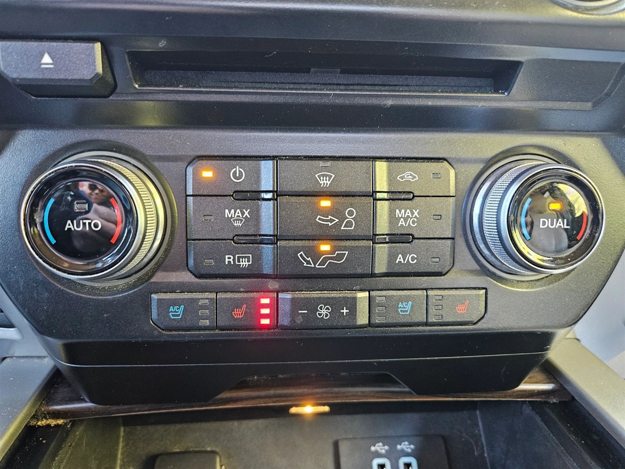 Ford F-150 4WD SuperCab 145" Lariat 2016