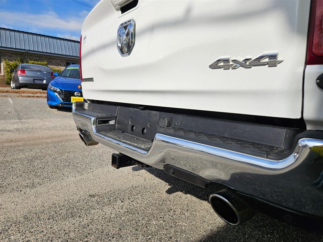 RAM 1500 Big Horn 4x4 Quad Cab 6'4" Box 2022