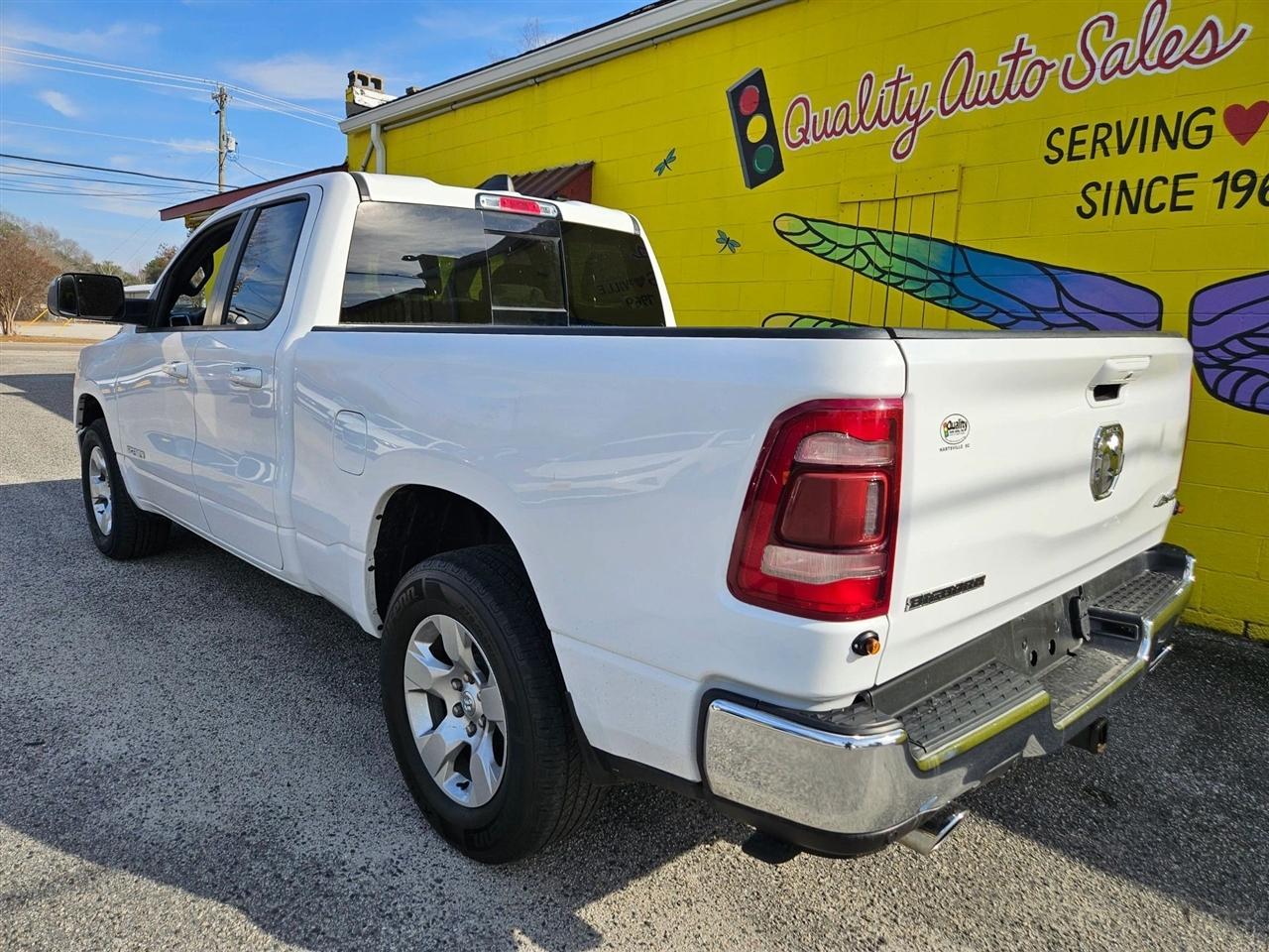 RAM 1500 Big Horn 4x4 Quad Cab 6'4" Box 2022
