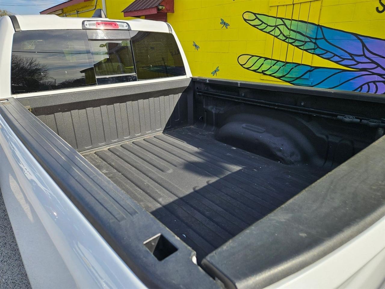 RAM 1500 Big Horn 4x4 Quad Cab 6'4" Box 2022