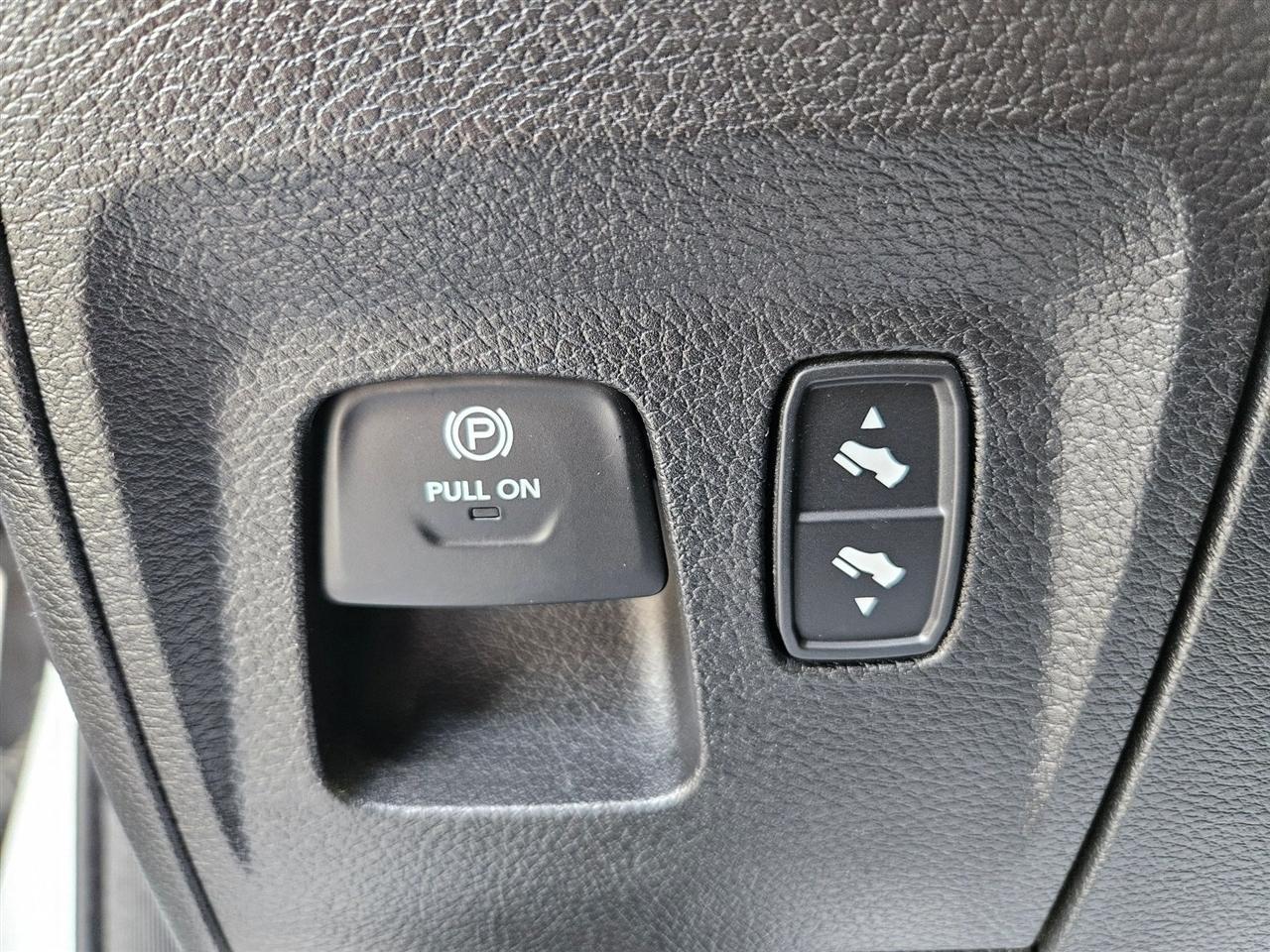 RAM 1500 Big Horn 4x4 Quad Cab 6'4" Box 2022