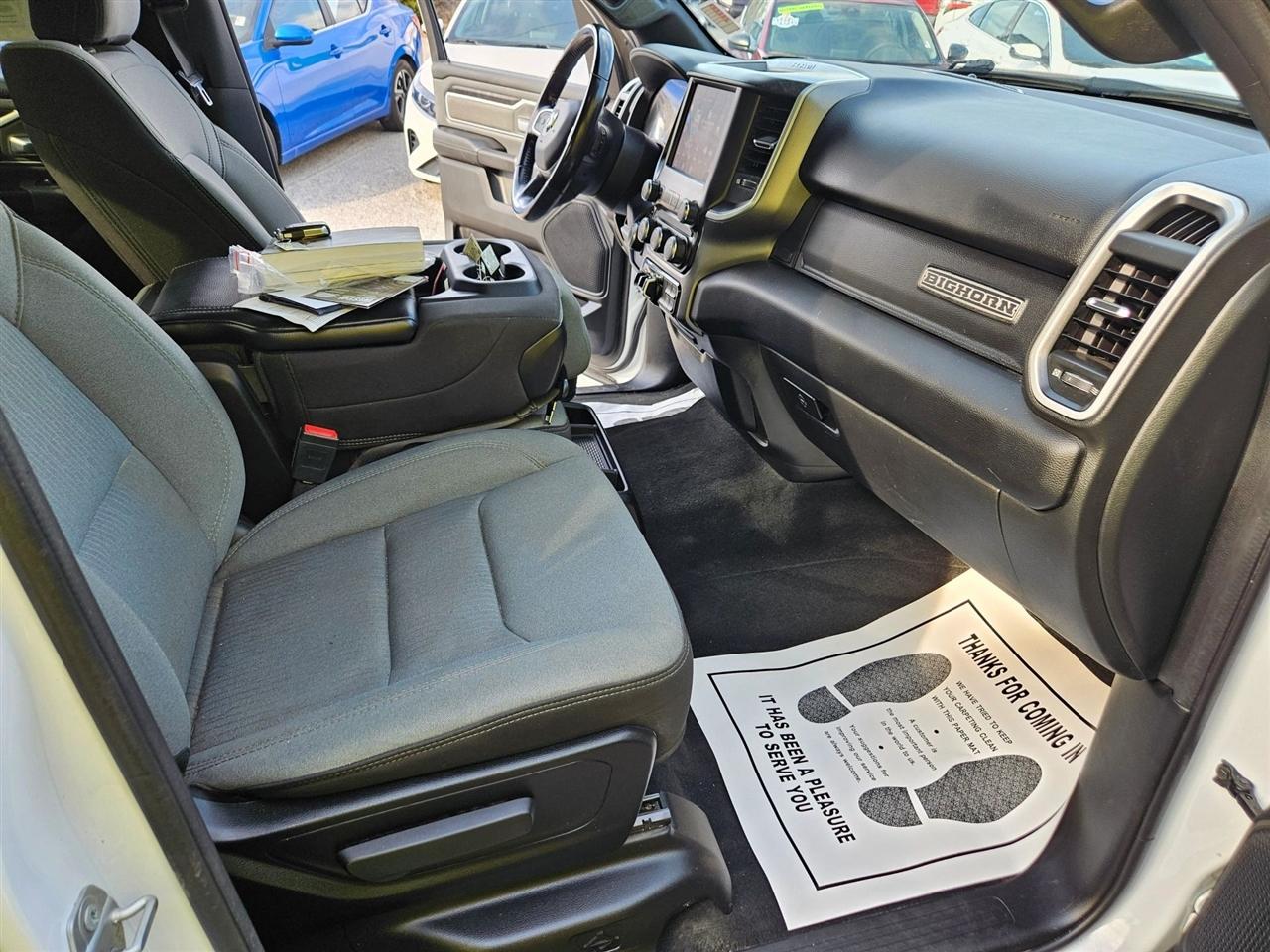 RAM 1500 Big Horn 4x4 Quad Cab 6'4" Box 2022