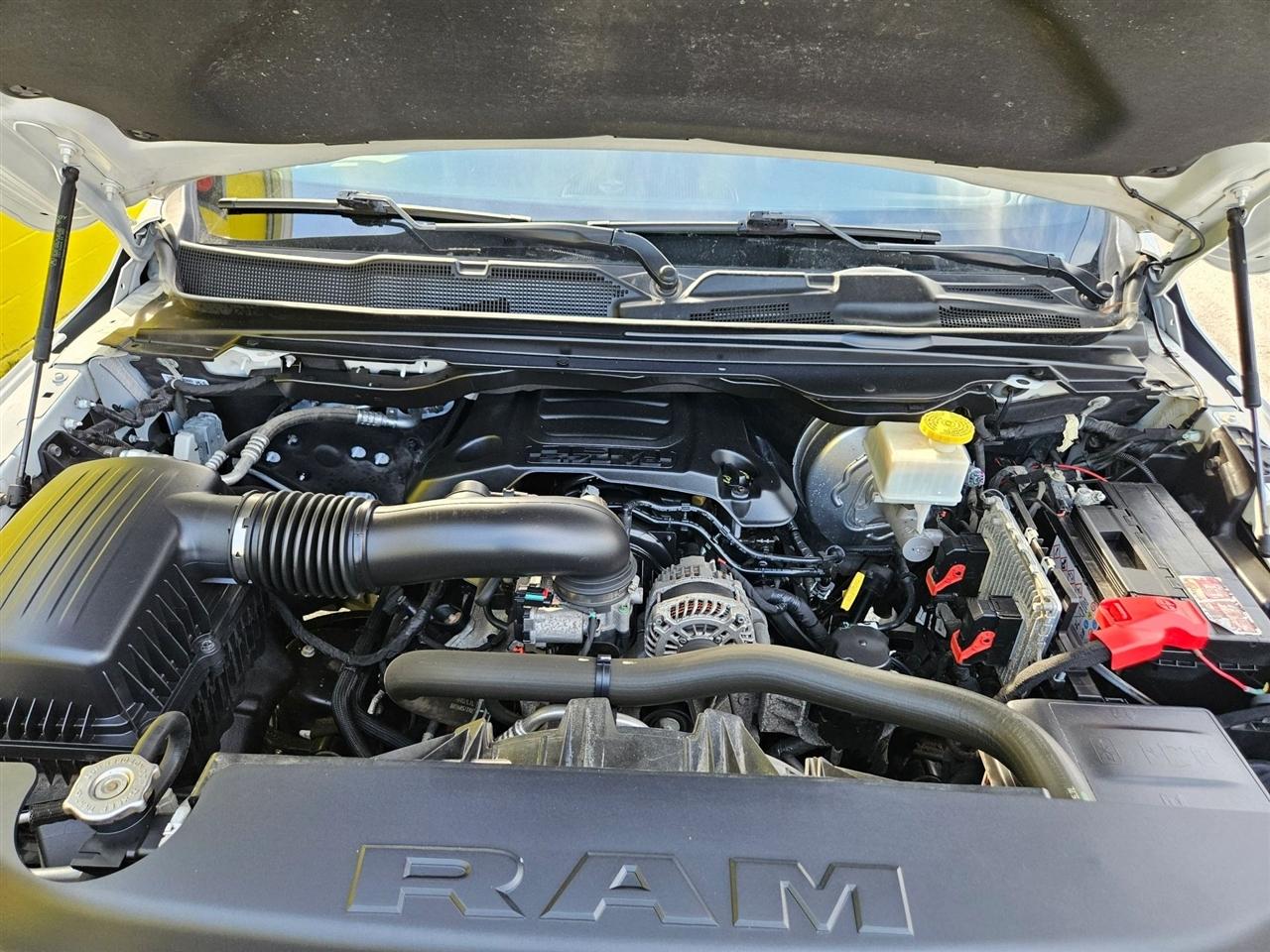 RAM 1500 Big Horn 4x4 Quad Cab 6'4" Box 2022