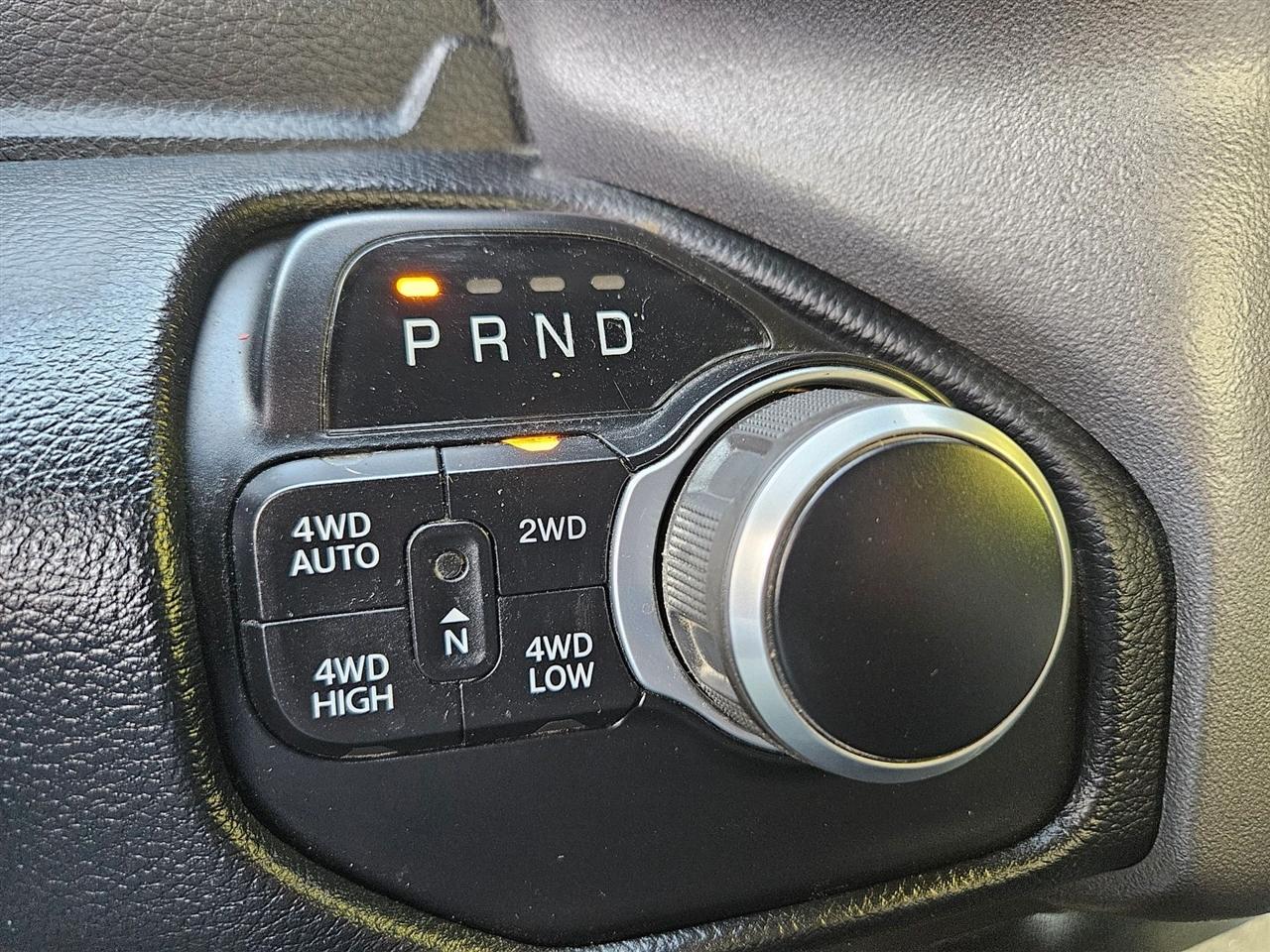 RAM 1500 Big Horn 4x4 Quad Cab 6'4" Box 2022