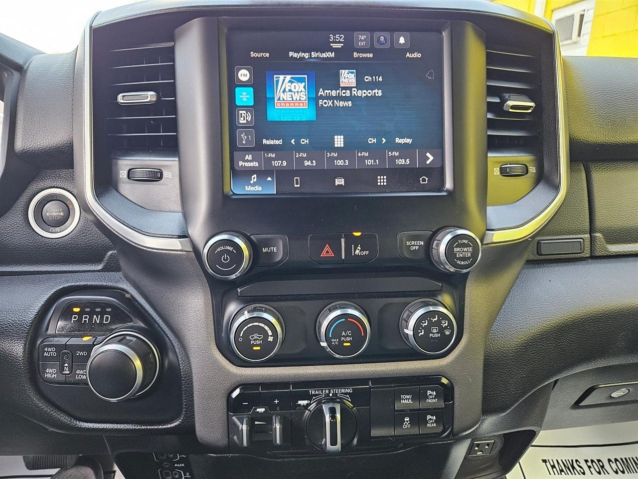 RAM 1500 Big Horn 4x4 Quad Cab 6'4" Box 2022