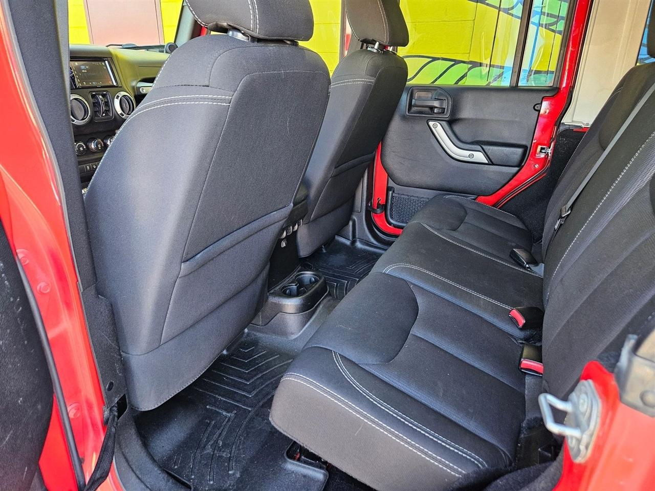 Jeep Wrangler Unlimited 4WD 4dr Rubicon 2014