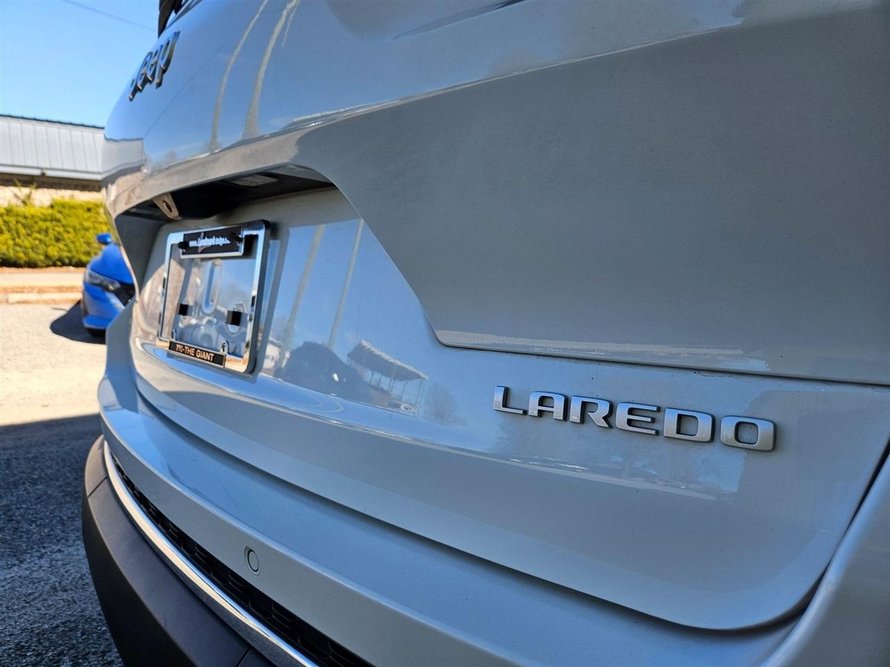 Jeep Grand Cherokee L Laredo X 4x2 2025