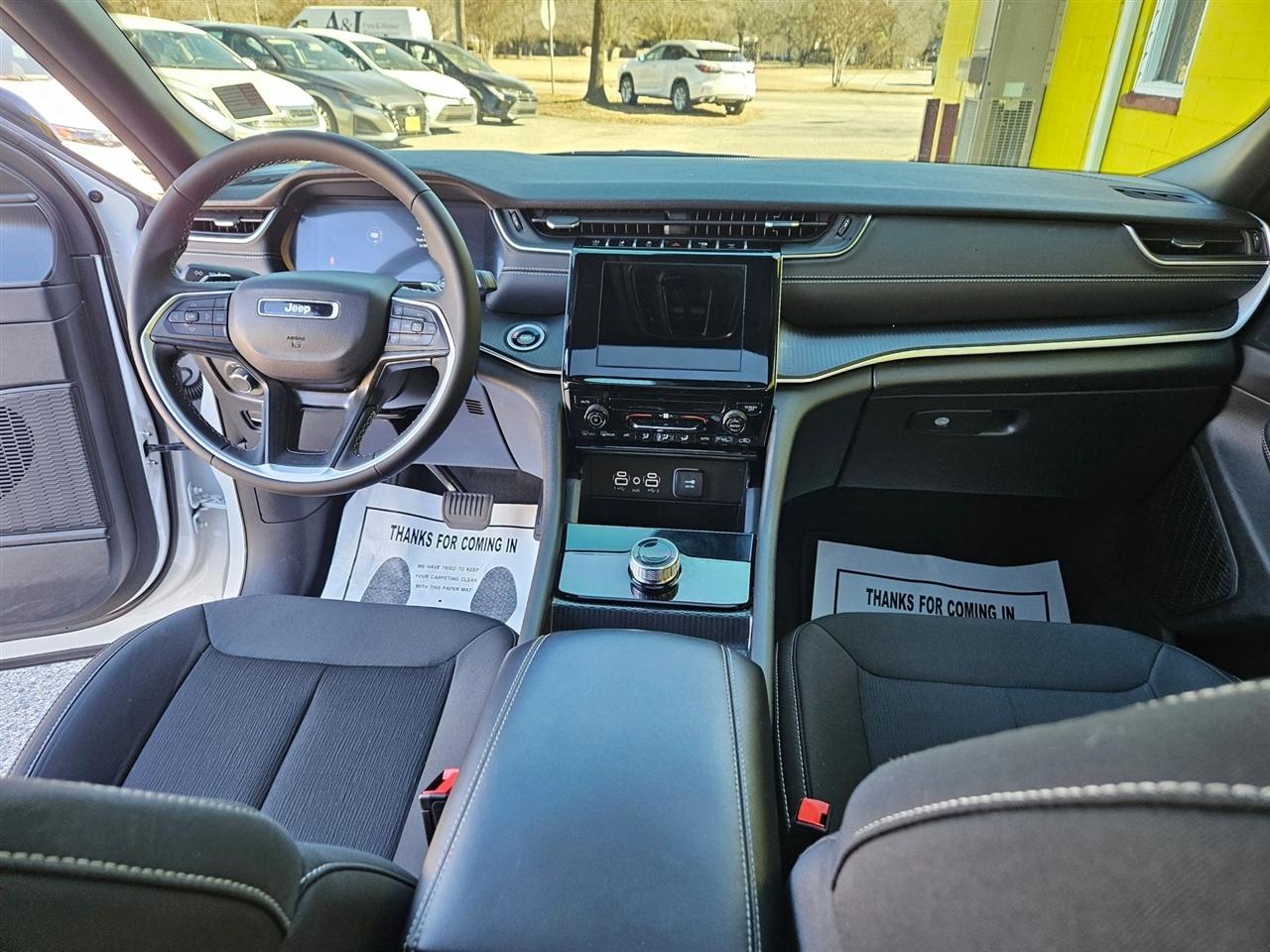 Jeep Grand Cherokee L Laredo X 4x2 2025