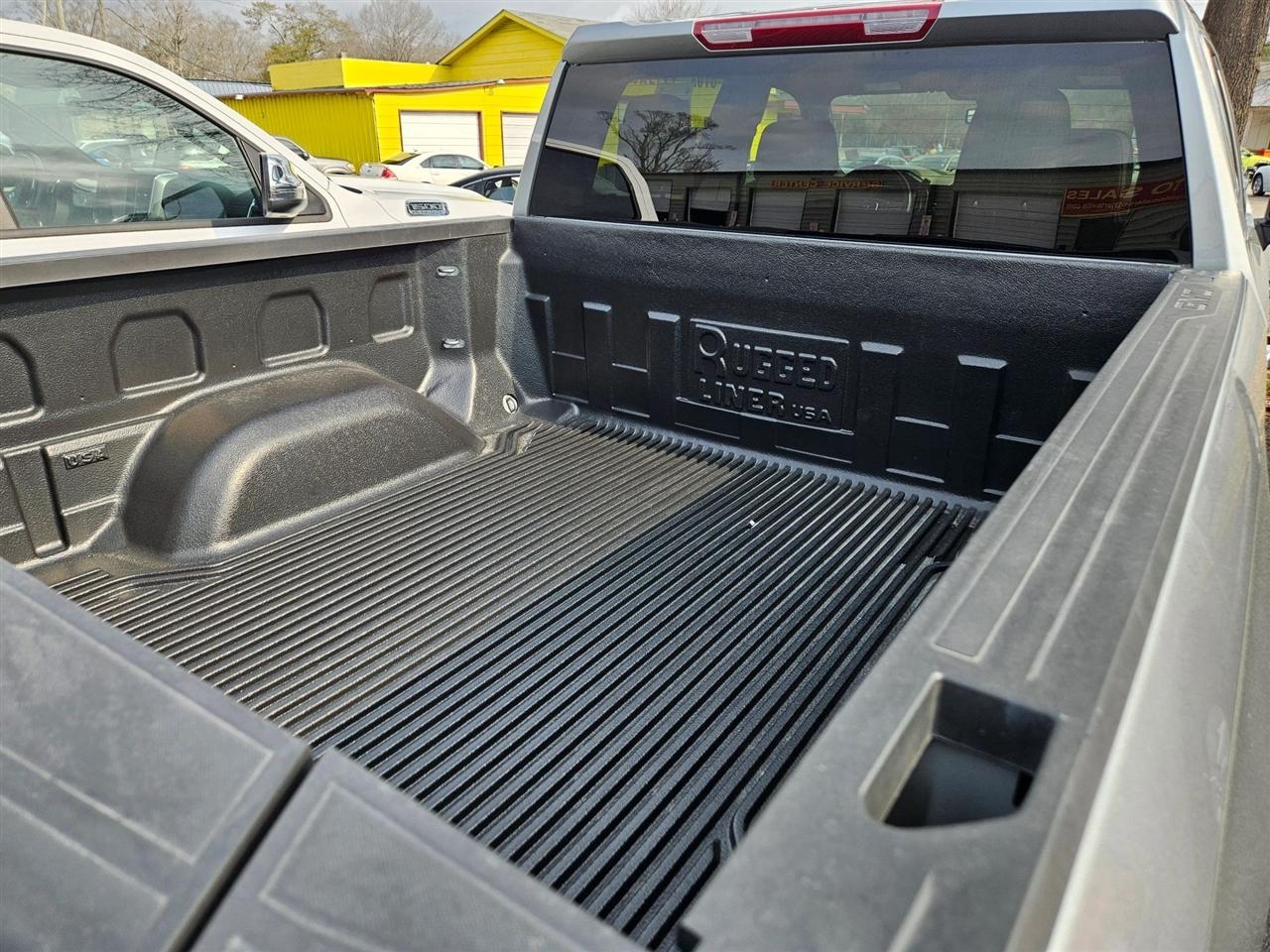 GMC Sierra 1500 2WD Crew Cab 147" SLT 2025