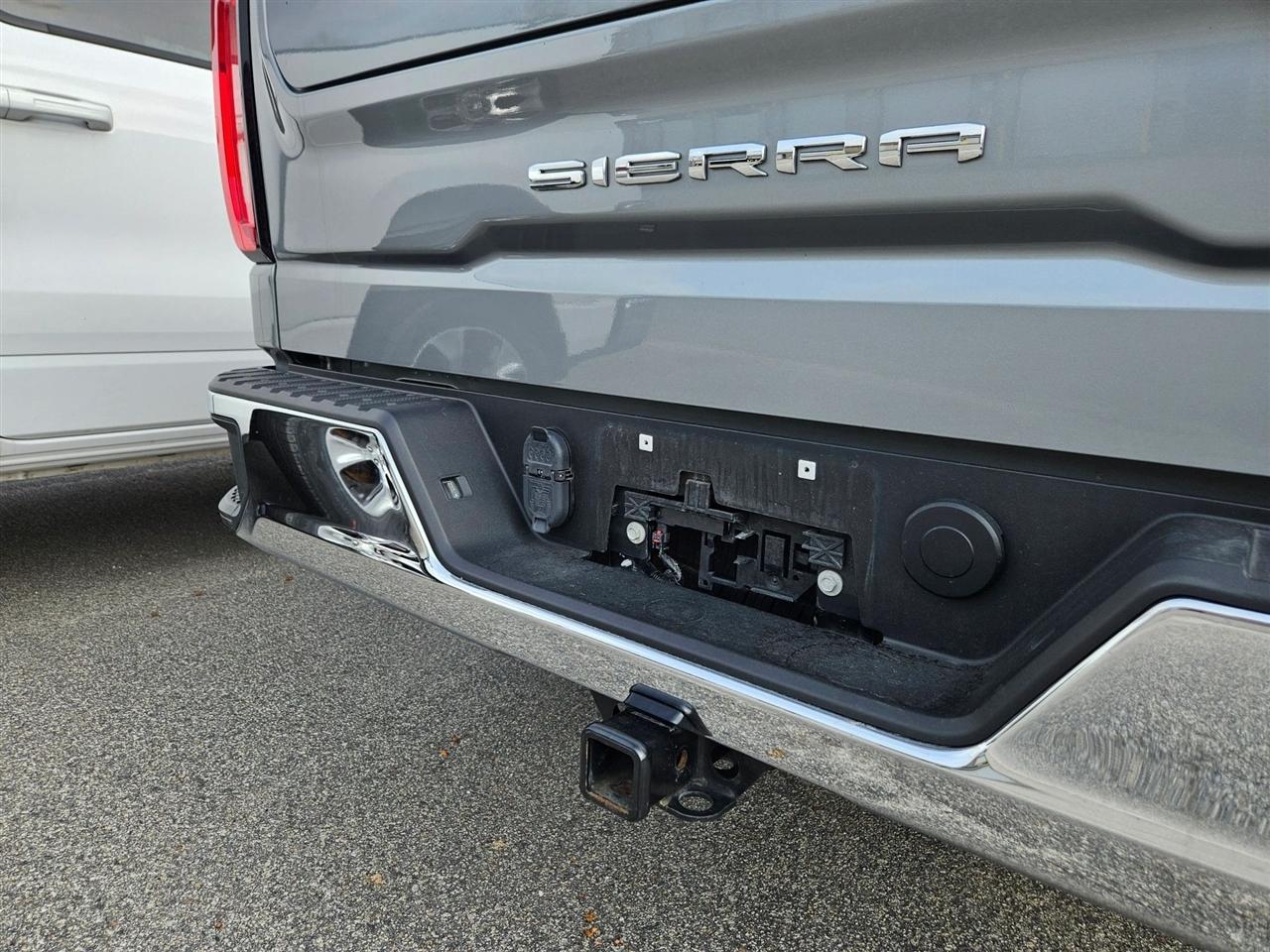 GMC Sierra 1500 2WD Crew Cab 147" SLT 2025