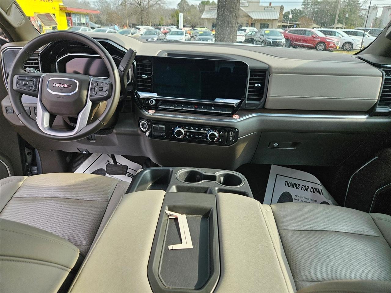 GMC Sierra 1500 2WD Crew Cab 147" SLT 2025