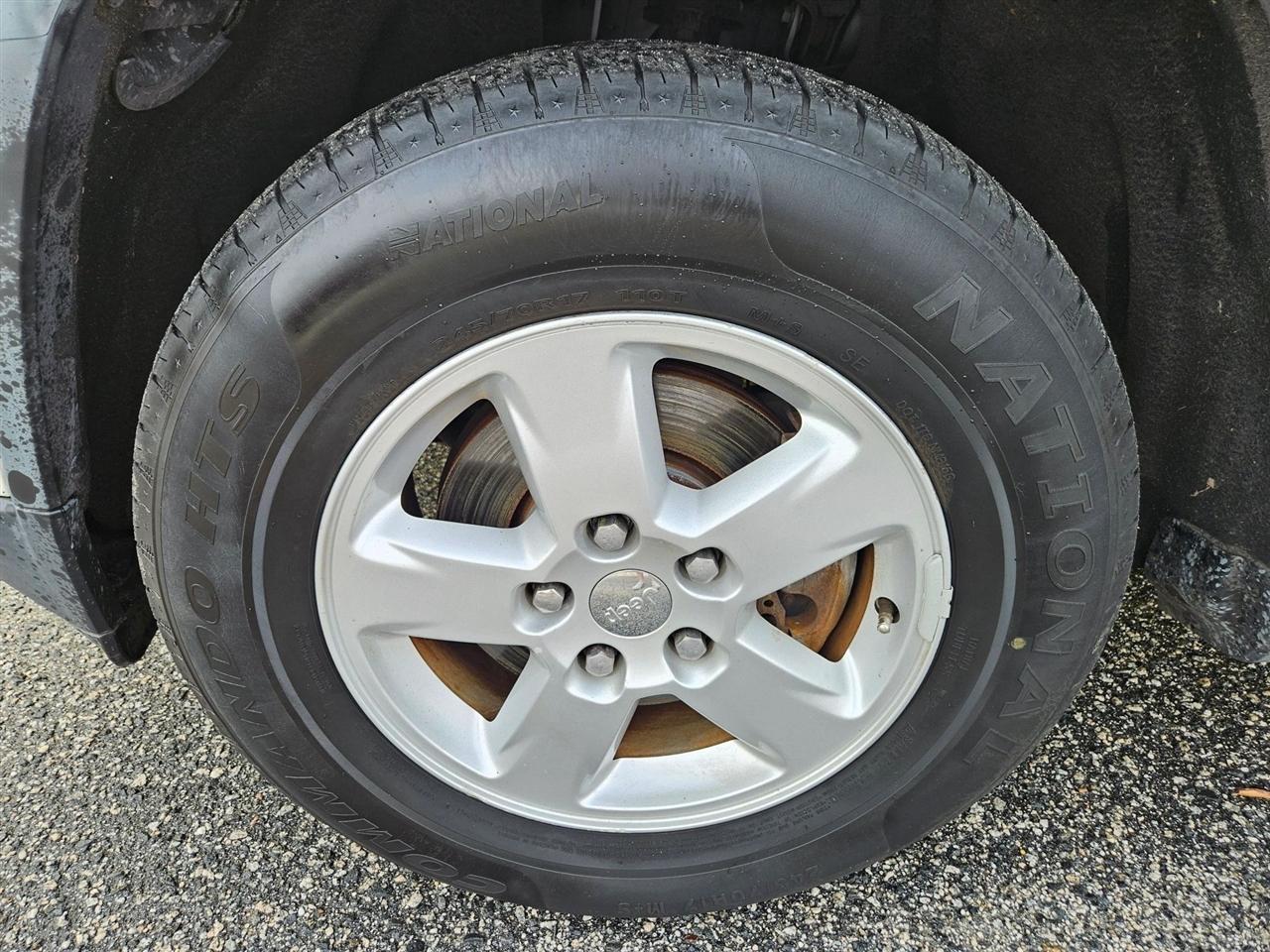 Jeep Grand Cherokee RWD 4dr Laredo 2011