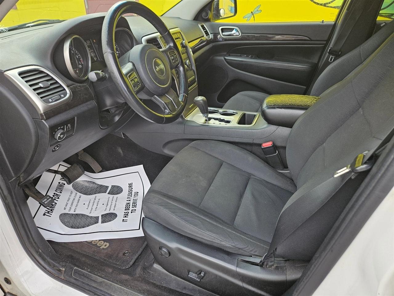 Jeep Grand Cherokee RWD 4dr Laredo 2011