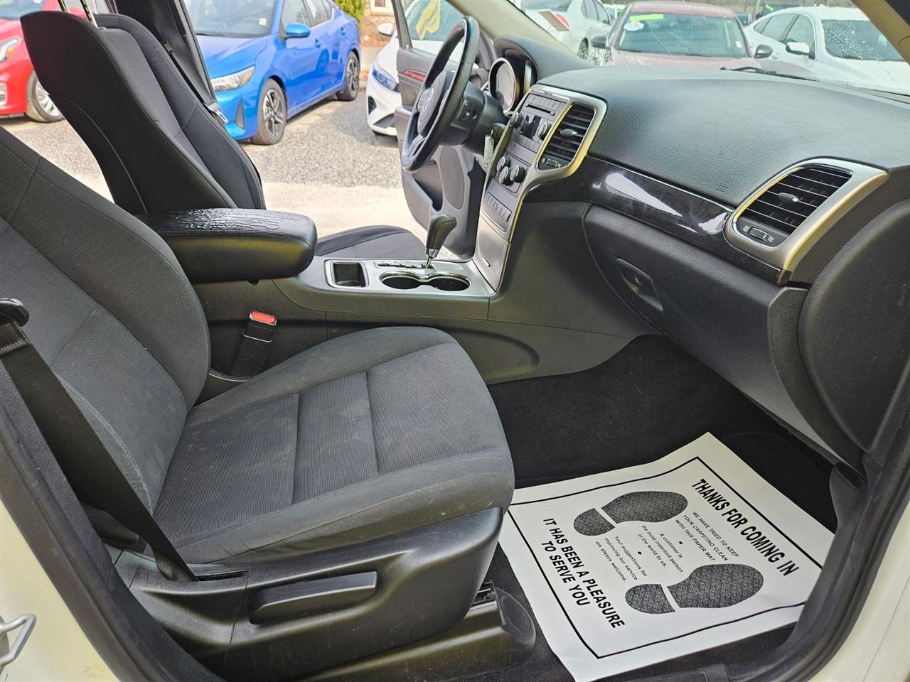 Jeep Grand Cherokee RWD 4dr Laredo 2011