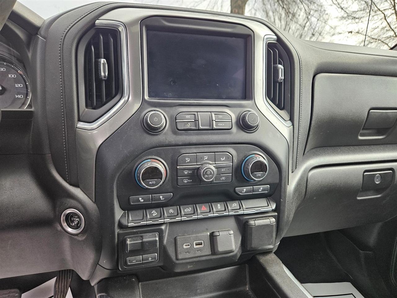 Chevrolet Silverado 1500 4WD Crew Cab 147" RST 2021