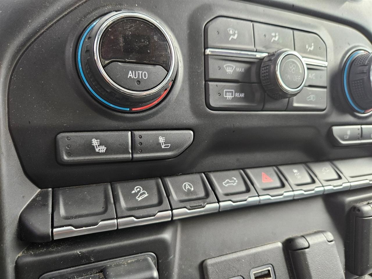 Chevrolet Silverado 1500 4WD Crew Cab 147" RST 2021