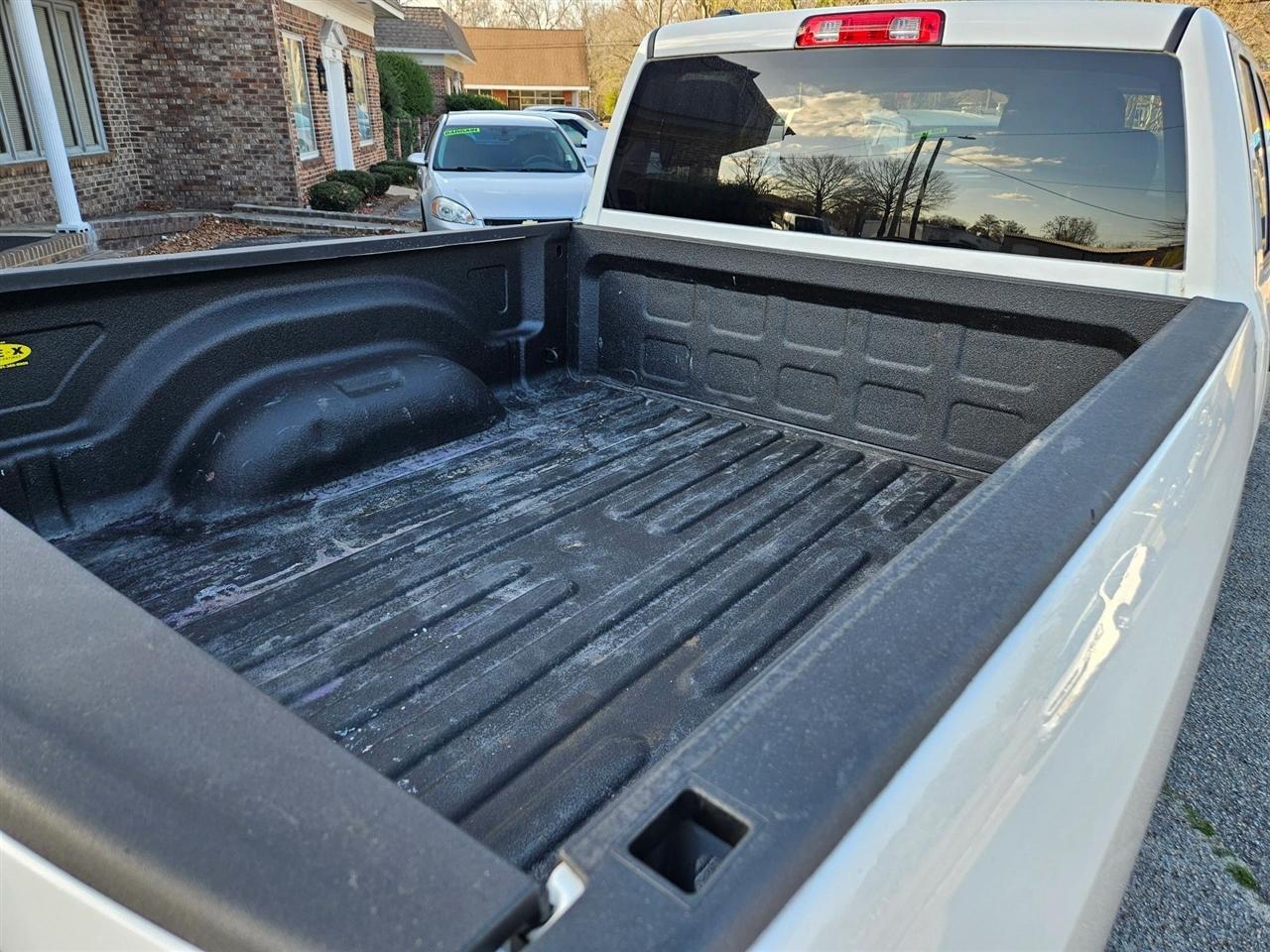 RAM 1500 Classic Tradesman 4x4 Quad Cab 6'4" Box 2022