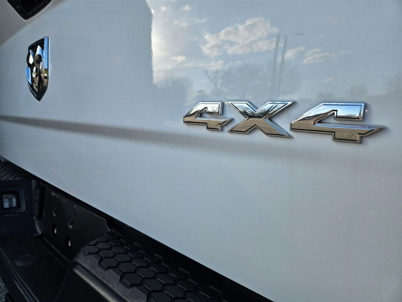 RAM 1500 Classic Tradesman 4x4 Quad Cab 6'4" Box 2022