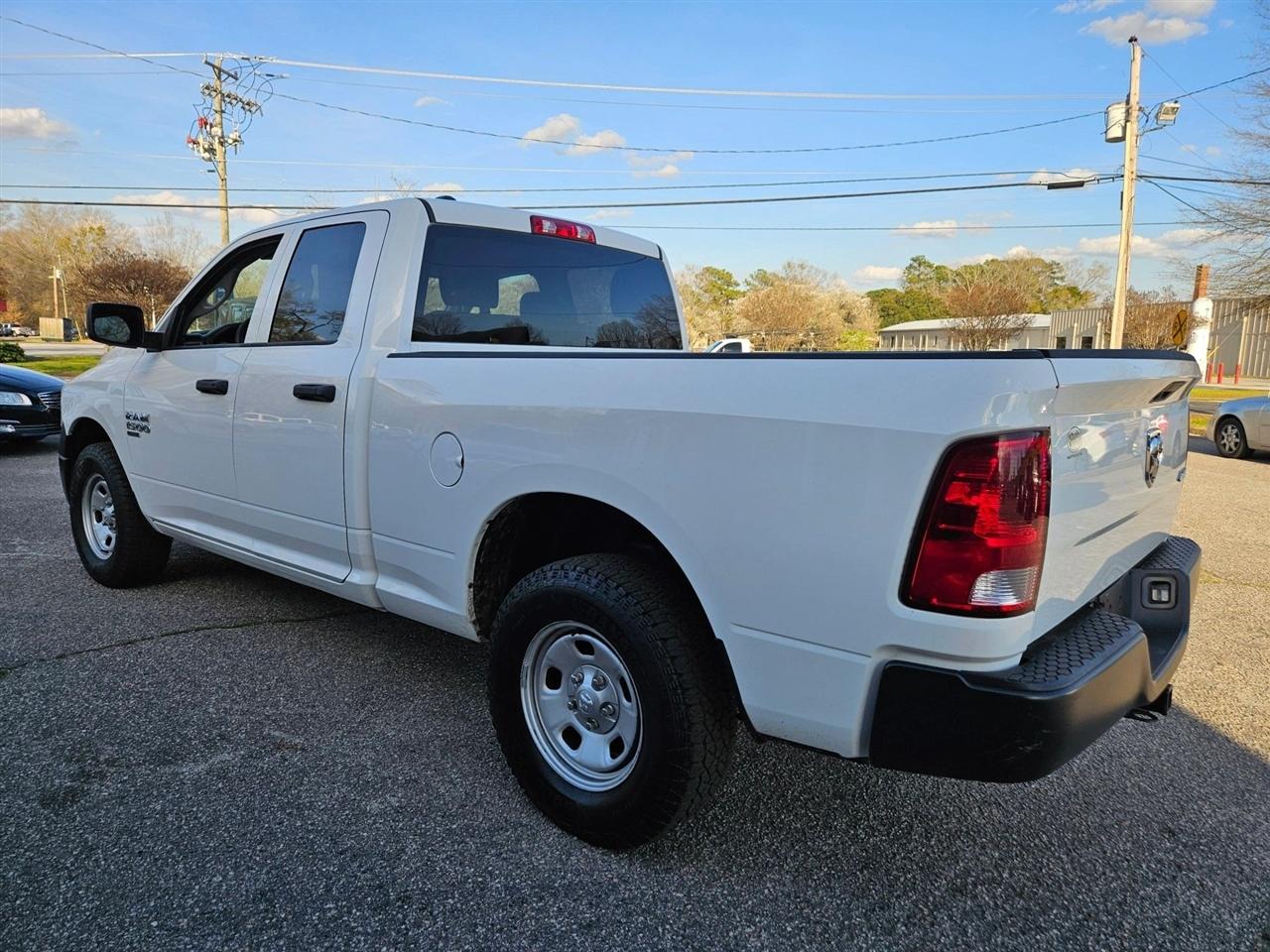 RAM 1500 Classic Tradesman 4x4 Quad Cab 6'4" Box 2022