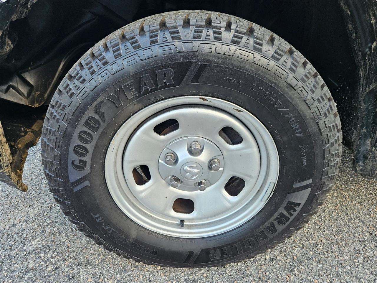 RAM 1500 Classic Tradesman 4x4 Quad Cab 6'4" Box 2022