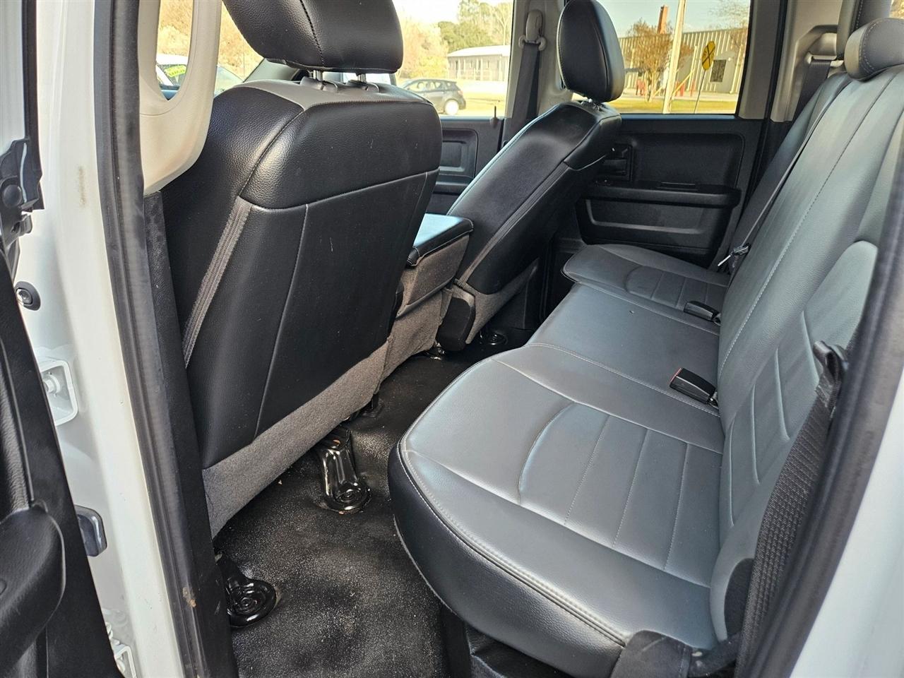 RAM 1500 Classic Tradesman 4x4 Quad Cab 6'4" Box 2022