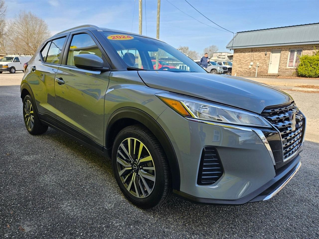 Nissan Kicks SV FWD 2024