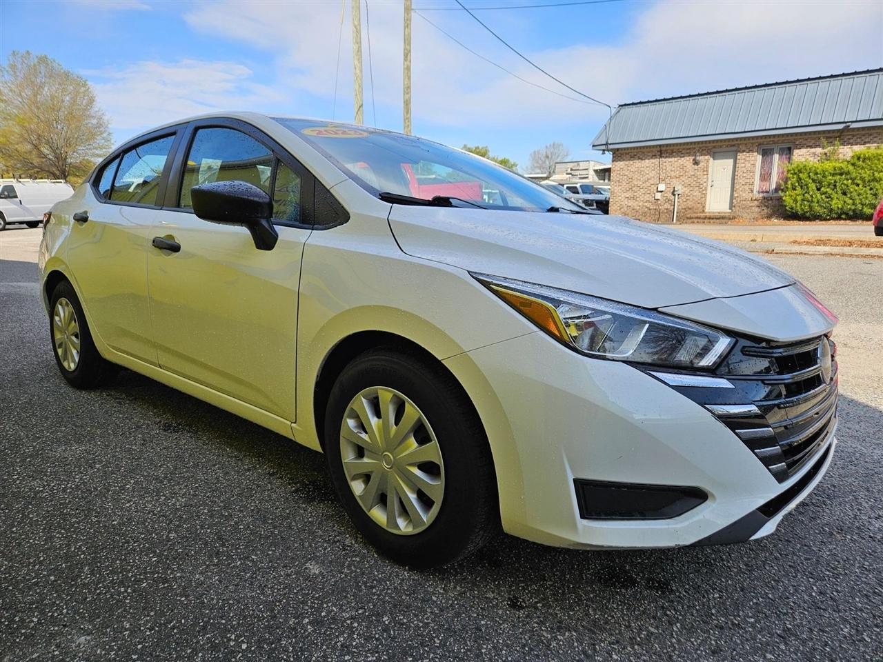 Nissan Versa S CVT 2023