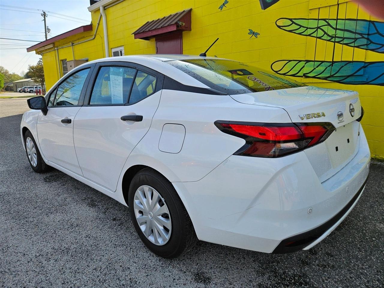 Nissan Versa S CVT 2023