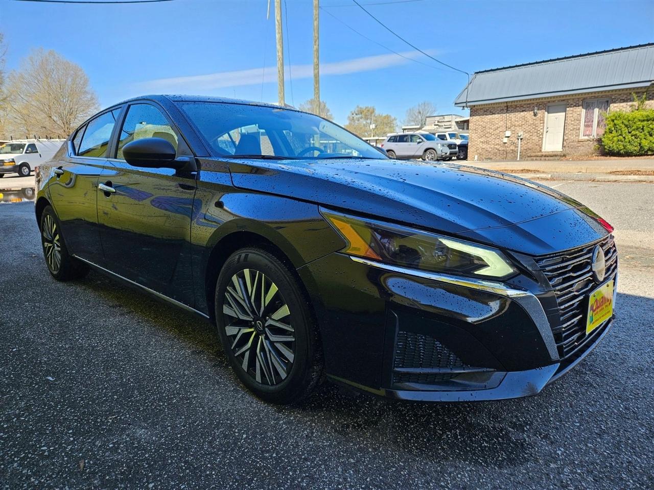 Nissan Altima 2.5 SV Sedan 2024