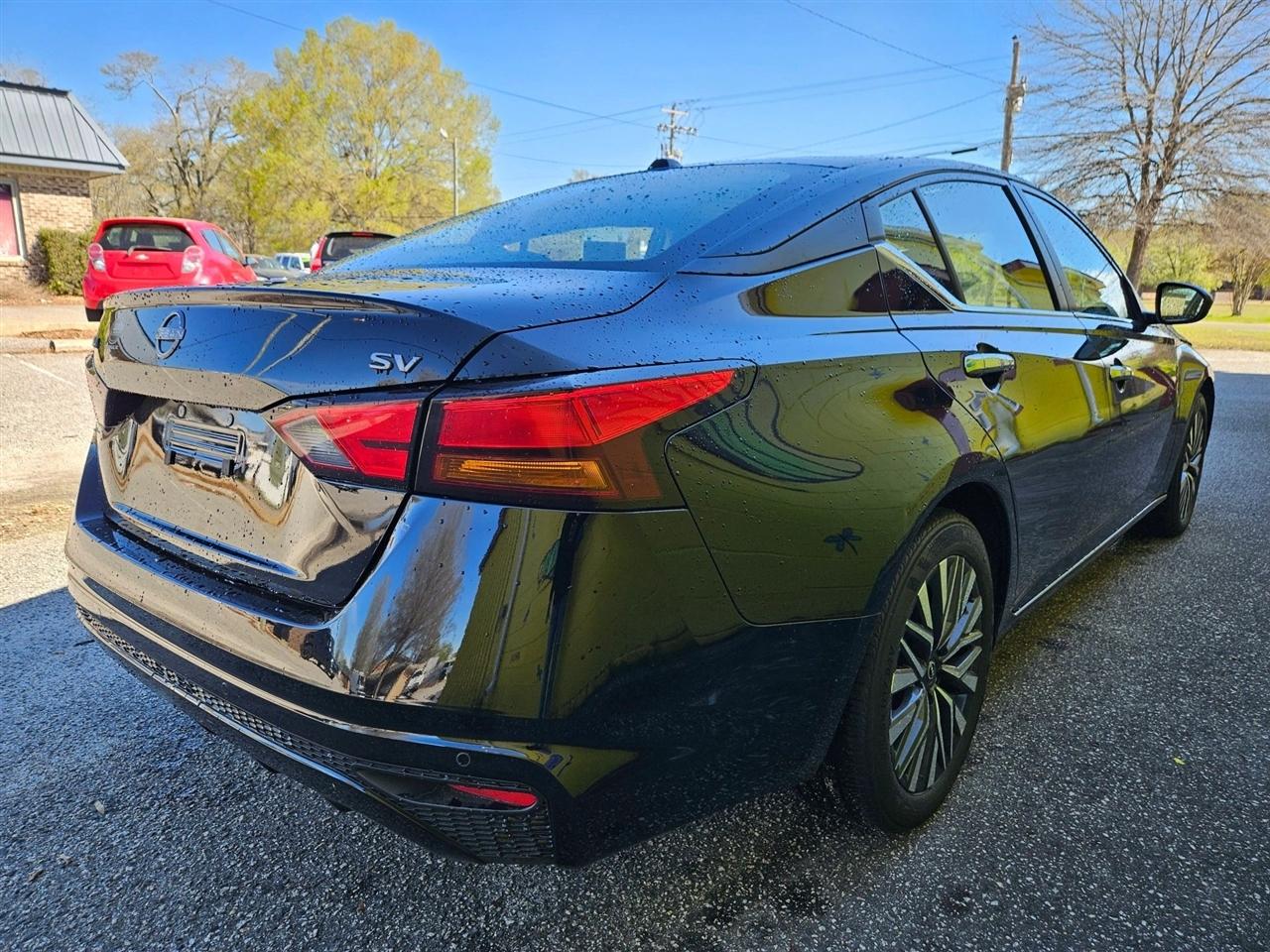 Nissan Altima 2.5 SV Sedan 2024