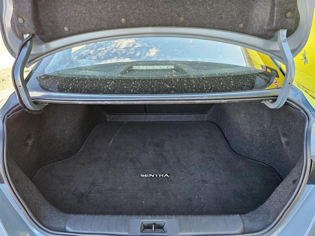 Nissan Sentra SV CVT 2025