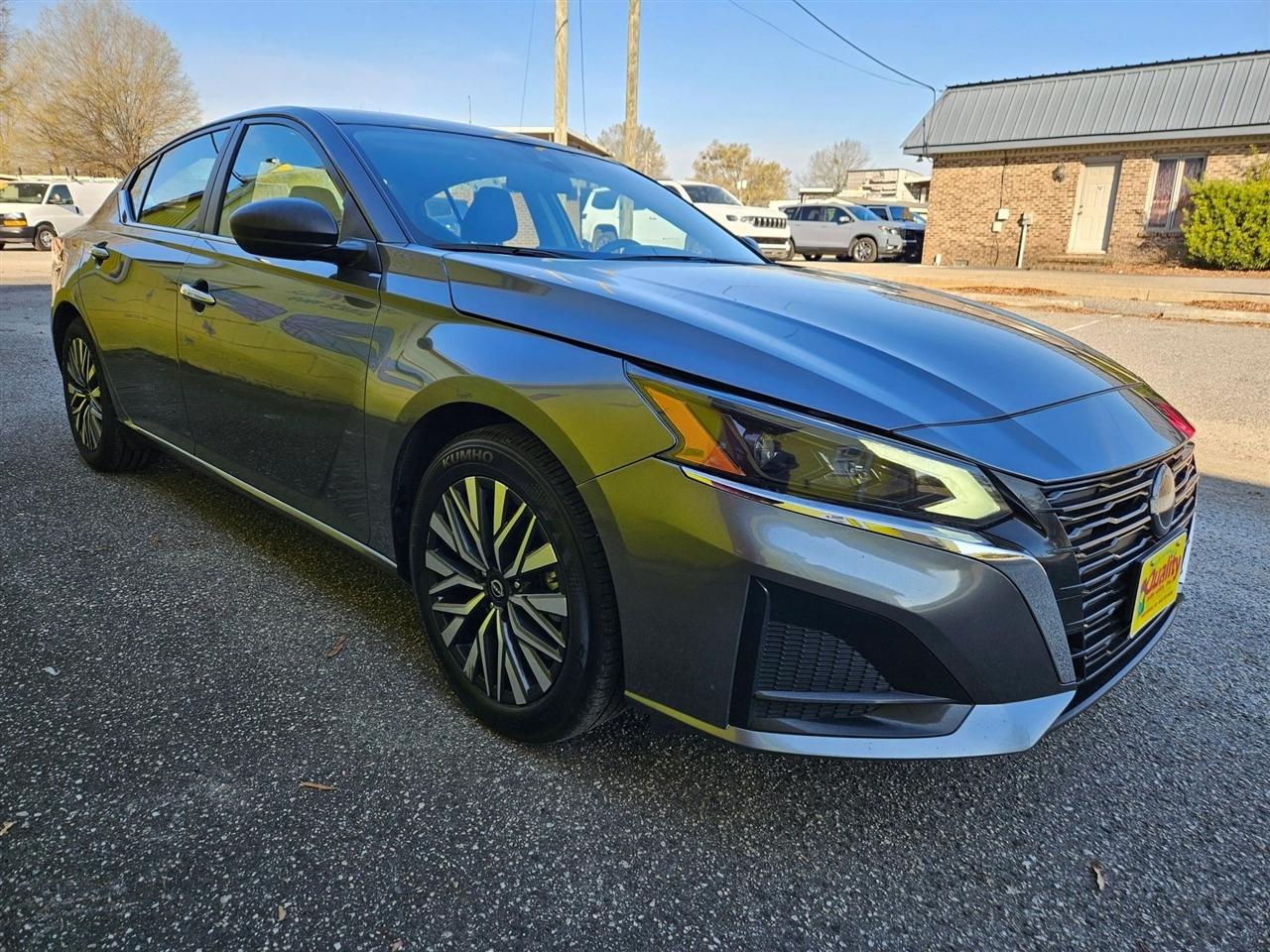 Nissan Altima 2.5 SV Sedan 2024