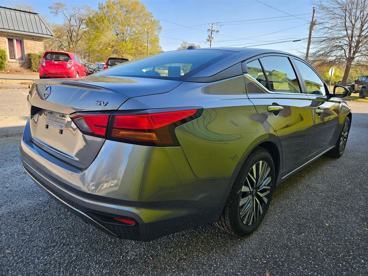 Nissan Altima 2.5 SV Sedan 2024