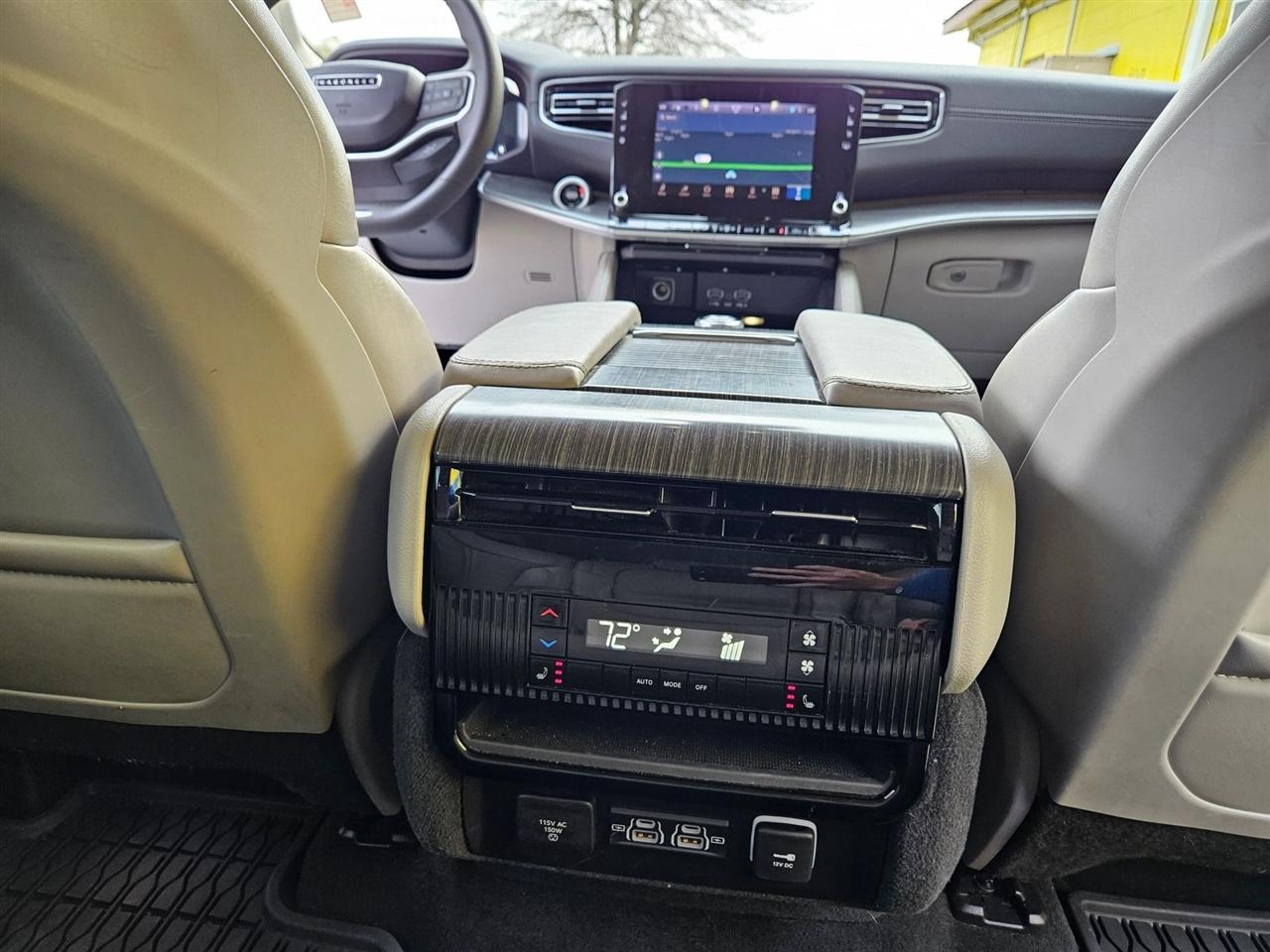 Jeep Wagoneer Series II 4x2 2024