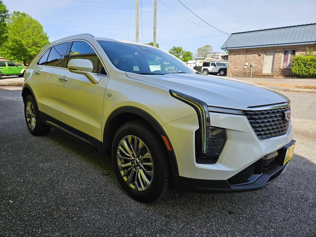 Cadillac XT4 AWD 4dr Premium Luxury 2024