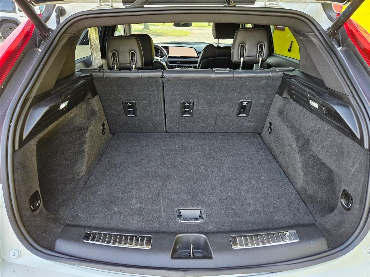 Cadillac XT4 AWD 4dr Premium Luxury 2024