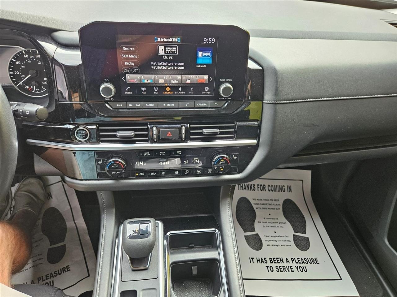 Nissan Pathfinder SV 2WD 2023